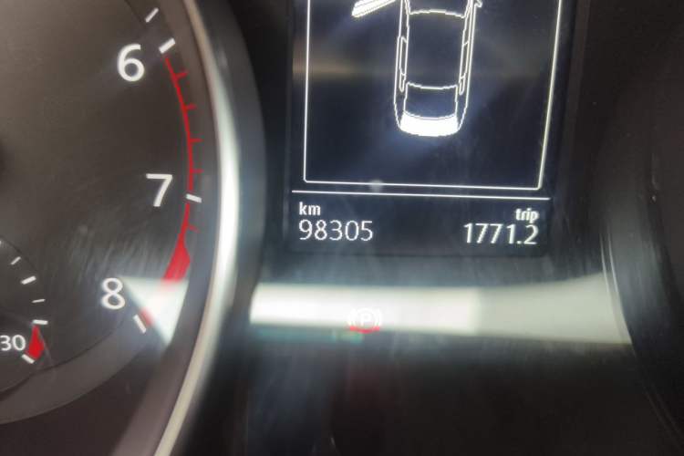 Used Volkswagen Magotan 2018 330TSI DSG Advanced Model Odometer Close Up