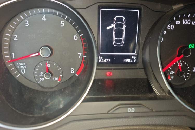Used Volkswagen Magotan 2018 280TSI DSG Comfort Model Odometer Close Up