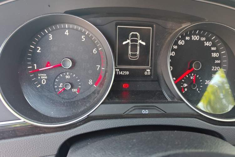 Used Volkswagen Magotan 2018 280TSI DSG Leading Model Odometer Close Up