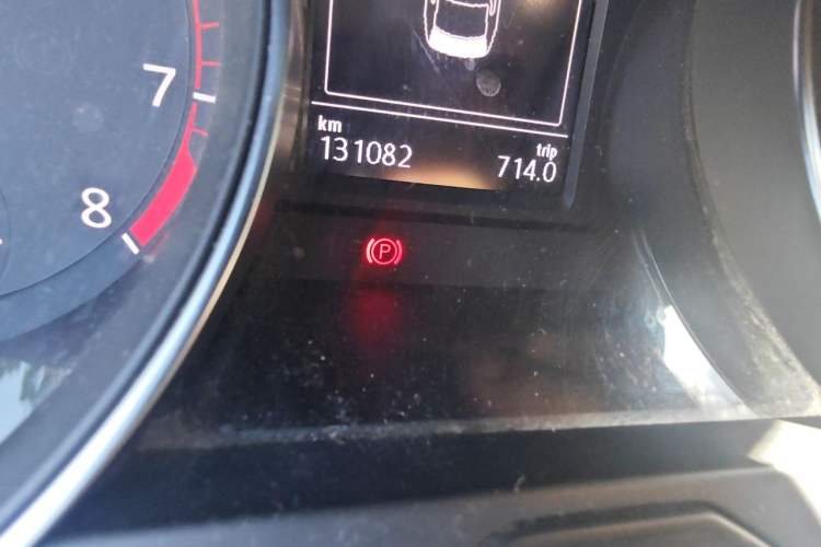 Used Volkswagen Magotan 2018 280TSI DSG Comfort Model Odometer Close Up