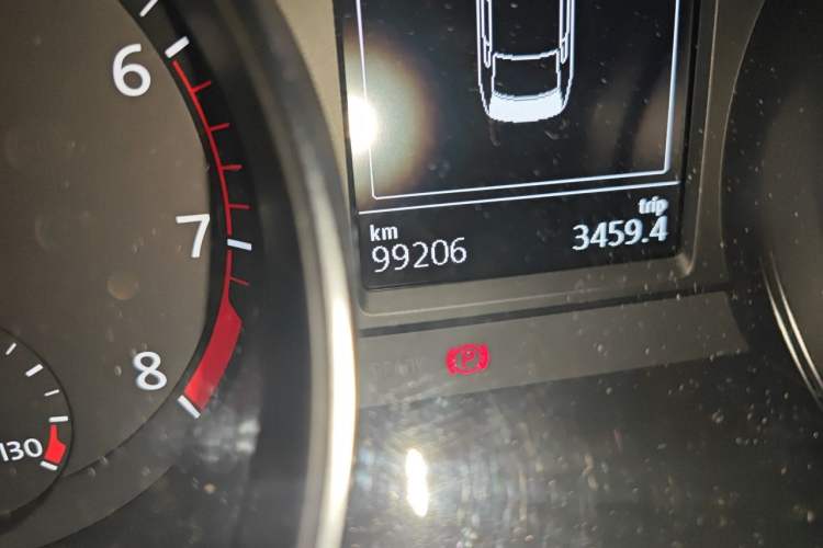 Used Volkswagen Magotan 2018 330TSI DSG Advanced Model Odometer Close Up