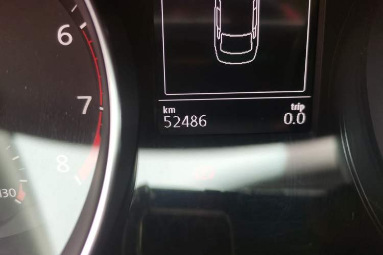Used Volkswagen Magotan 2018 Facelift 330TSI DSG Luxury Model Odometer Close Up