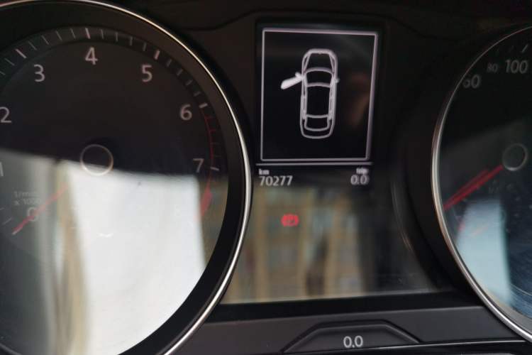 Used Volkswagen Magotan 2018 330TSI DSG Advanced Model Odometer Close Up