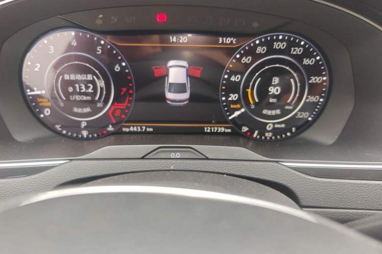 Used Volkswagen Magotan 2018 Facelift 330TSI DSG Luxury Model Odometer Close Up