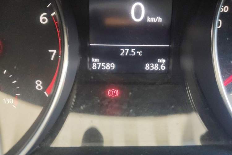 Used Volkswagen Magotan 2018 380TSI DSG Luxury Model Odometer Close Up