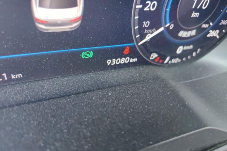 Used Volkswagen Magotan 2018 330TSI DSG Luxury Model Odometer Close Up