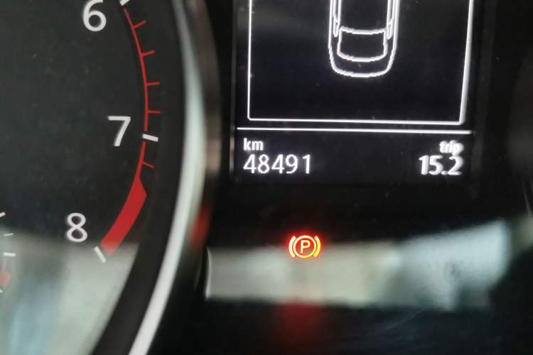 Used Volkswagen Magotan 2018 330TSI DSG Luxury Model Odometer Close Up