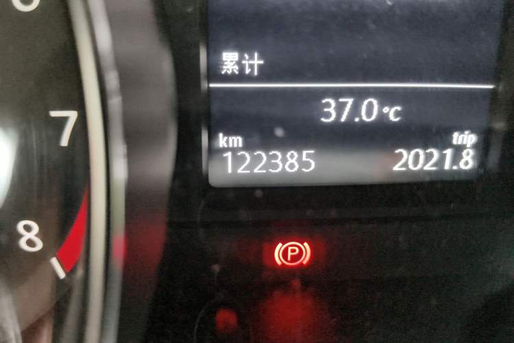 Used Volkswagen Magotan 2018 330TSI DSG Advanced Model Odometer Close Up