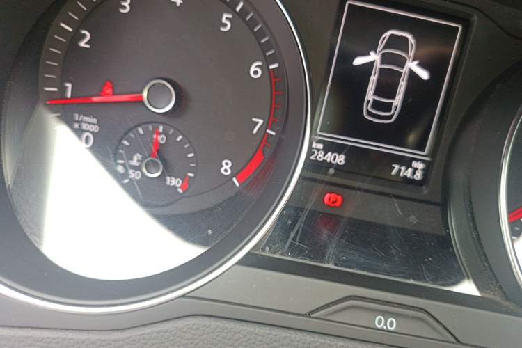 Used Volkswagen Magotan 2018 280TSI DSG Enjoyment Model Odometer Close Up
