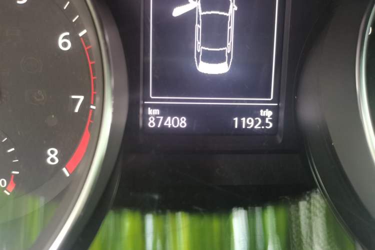 Used Volkswagen Magotan 2018 330TSI DSG Luxury Model Odometer Close Up
