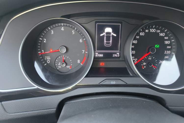 Used Volkswagen Magotan 2018 380TSI DSG Luxury Model Odometer Close Up