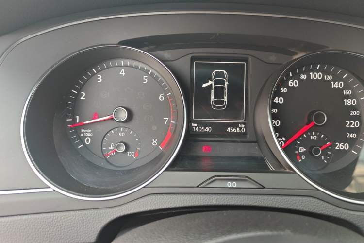 Used Volkswagen Magotan 2018 280TSI DSG Enjoyment Model Odometer Close Up