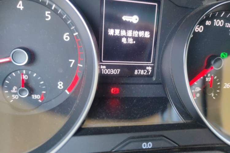 Used Volkswagen Magotan 2018 330TSI DSG Advanced Model Odometer Close Up
