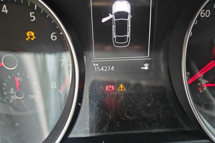 Used Volkswagen Magotan 2018 330TSI DSG Luxury Model Odometer Close Up