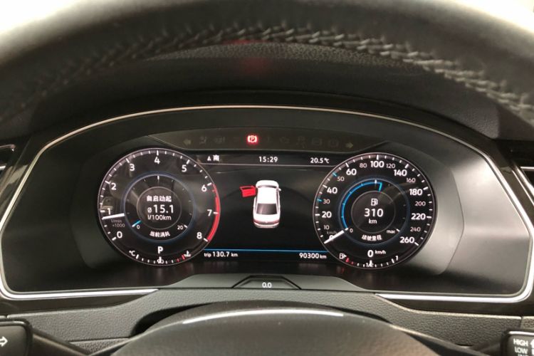 Used Volkswagen Magotan 2018 330TSI DSG Luxury Model Odometer Close Up