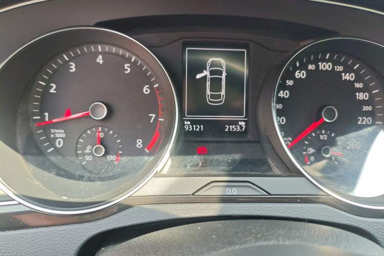 Used Volkswagen Magotan 2018 330TSI DSG Luxury Model Odometer Close Up