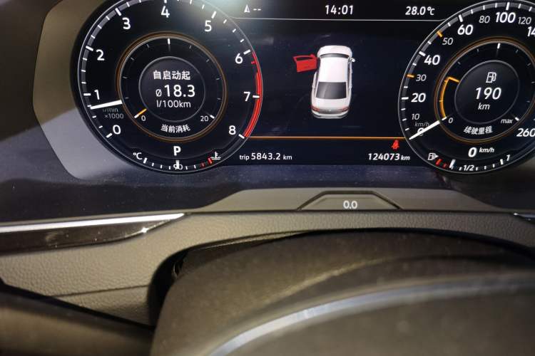 Used Volkswagen Magotan 2018 330TSI DSG Luxury Model Odometer Close Up