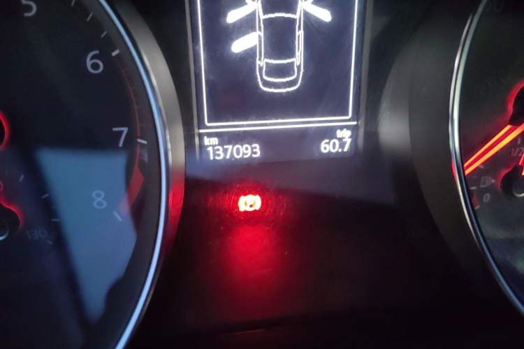 Used Volkswagen Magotan 2018 280TSI DSG Comfort Model Odometer Close Up