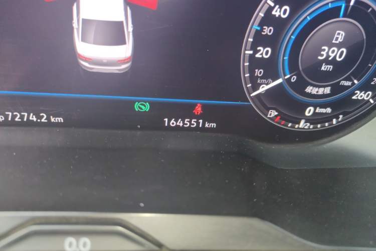 Used Volkswagen Magotan 2018 330TSI DSG Luxury Model Odometer Close Up