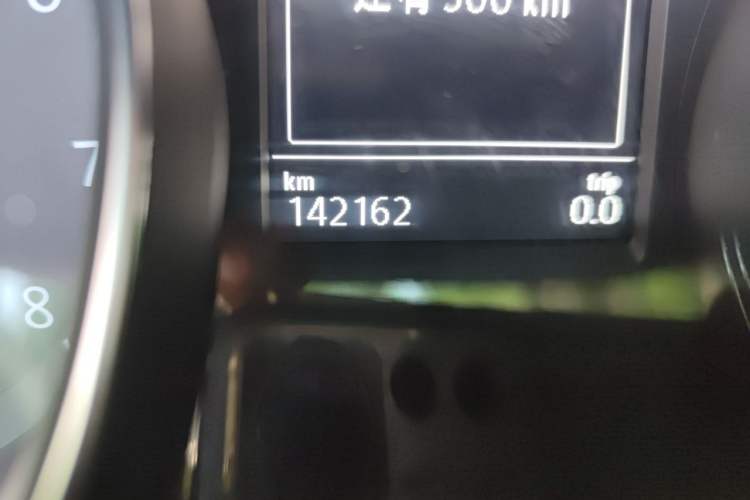 Used Volkswagen Magotan 2018 330TSI DSG Advanced Model Odometer Close Up