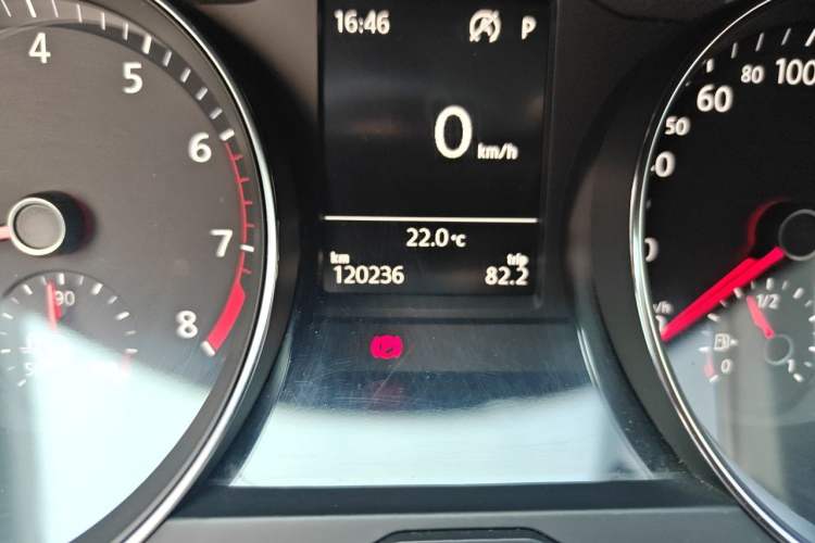 Used Volkswagen Magotan 2018 380TSI DSG Luxury Model Odometer Close Up