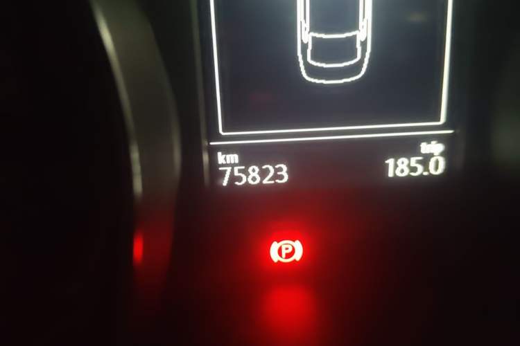 Used Volkswagen Magotan 2018 330TSI DSG Luxury Model Odometer Close Up