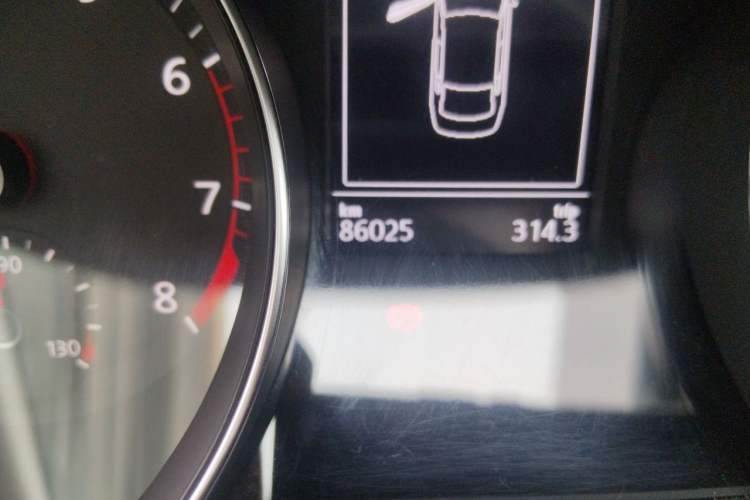 Used Volkswagen Magotan 2018 330TSI DSG Luxury Model Odometer Close Up