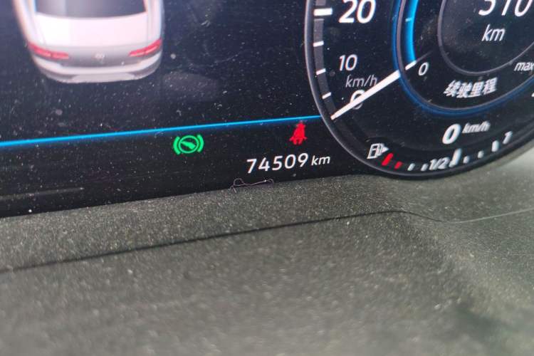 Used Volkswagen Magotan 2018 330TSI DSG Luxury Model Odometer Close Up