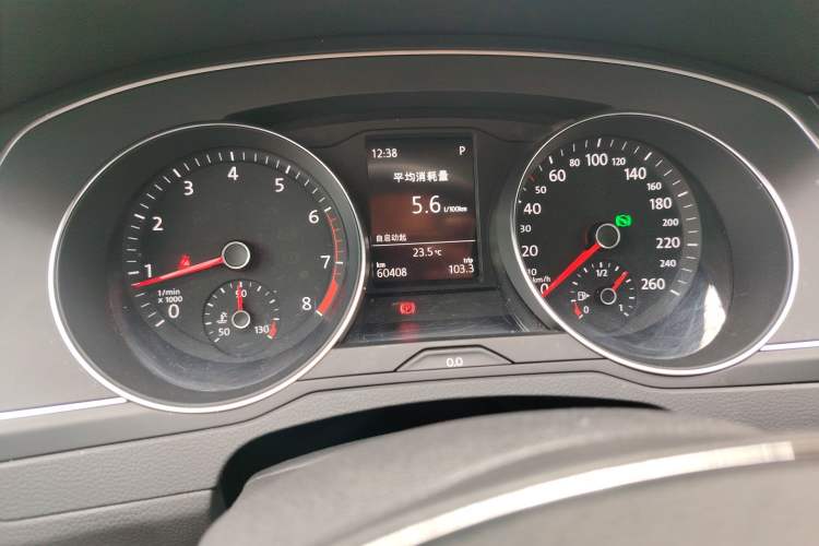 Used Volkswagen Magotan 2018 280TSI DSG Leading Model Odometer Close Up