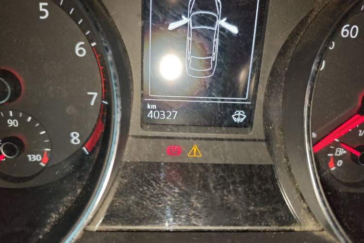 Used Volkswagen Magotan 2018 330TSI DSG Advanced Model Odometer Close Up