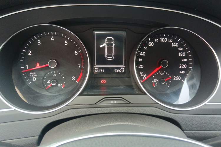 Used Volkswagen Magotan 2018 280TSI DSG Enjoyment Model Odometer Close Up