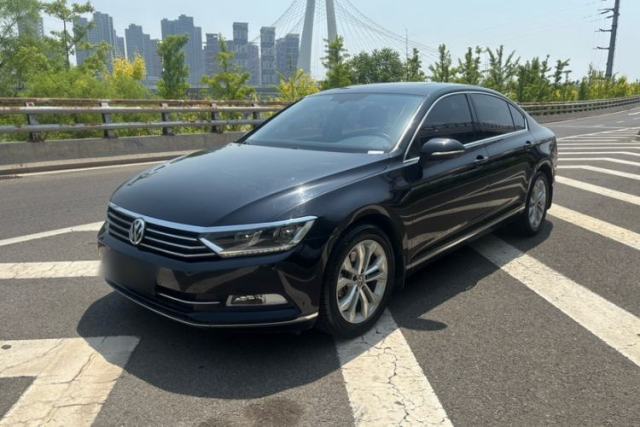 Ojetý Volkswagen Magotan 2018 Facelift 330TSI DSG Luxury Model