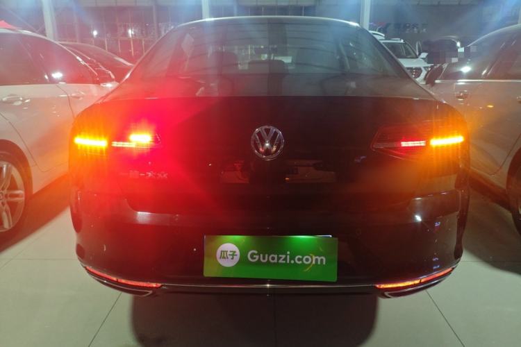 Used Volkswagen Magotan 2018 Facelift 330TSI DSG Luxury Model Rear