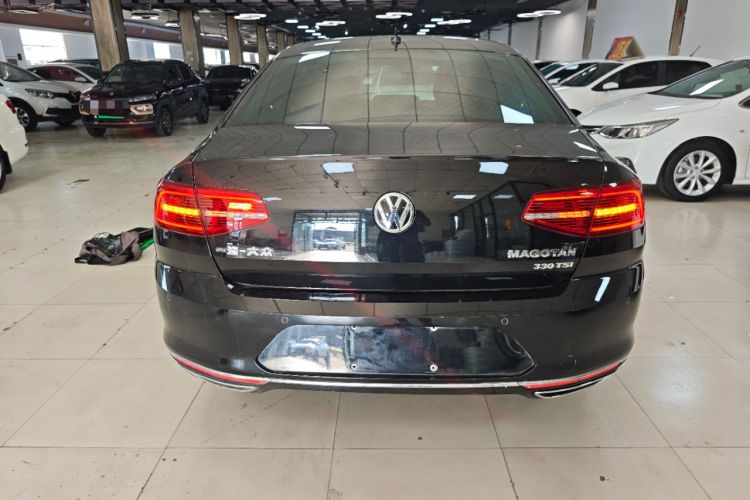 Used Volkswagen Magotan 2018 330TSI DSG Luxury Model Rear