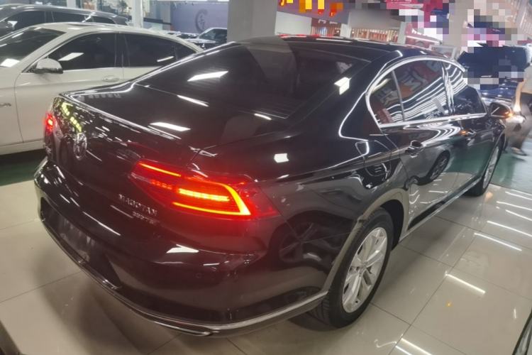 Used Volkswagen Magotan 2018 Facelift 330TSI DSG Luxury Model Rear
