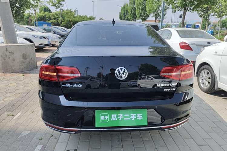 Used Volkswagen Magotan 2018 Facelift 330TSI DSG Luxury Model Rear
