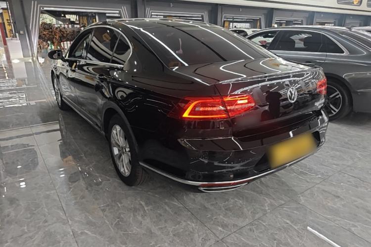 Used Volkswagen Magotan 2018 Facelift 330TSI DSG Luxury Model Rear Left 45 Deg