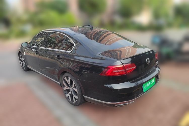Used Volkswagen Magotan 2018 380TSI DSG Prestige Model Rear Left 45 Deg