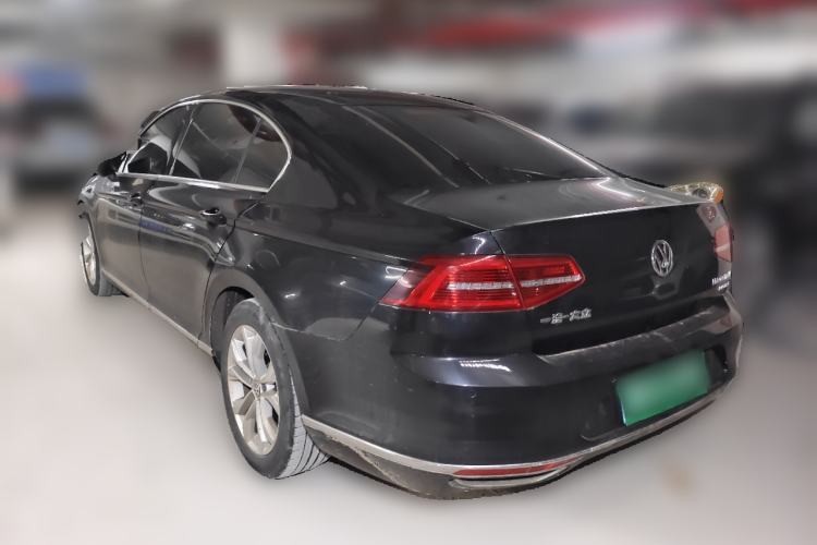 Used Volkswagen Magotan 2018 Facelift 330TSI DSG Luxury Model Rear Left 45 Deg