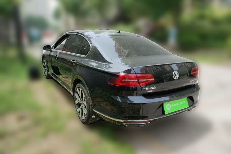 Used Volkswagen Magotan 2018 330TSI DSG Luxury Model Rear Left 45 Deg