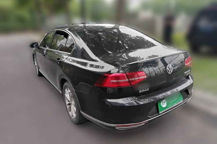 Used Volkswagen Magotan 2018 330TSI DSG Luxury Model Rear Left 45 Deg