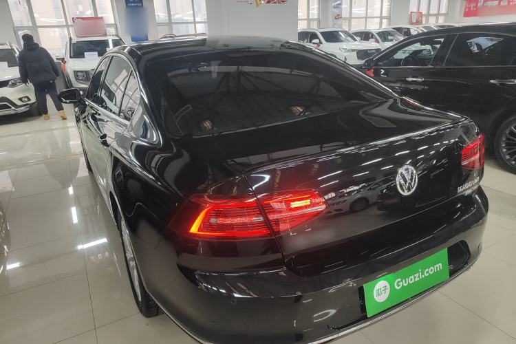 Used Volkswagen Magotan 2018 330TSI DSG Luxury Model Rear Left 45 Deg
