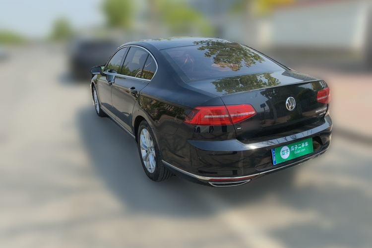 Used Volkswagen Magotan 2018 330TSI DSG Luxury Model Rear Left 45 Deg