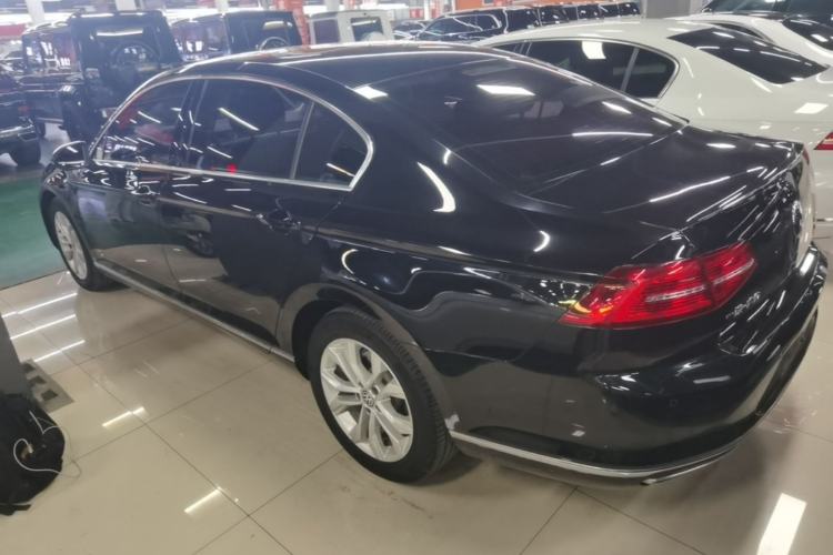 Used Volkswagen Magotan 2018 Facelift 330TSI DSG Luxury Model Rear Left 45 Deg