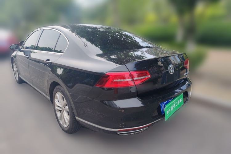 Used Volkswagen Magotan 2018 Facelift 330TSI DSG Luxury Model Rear Left 45 Deg
