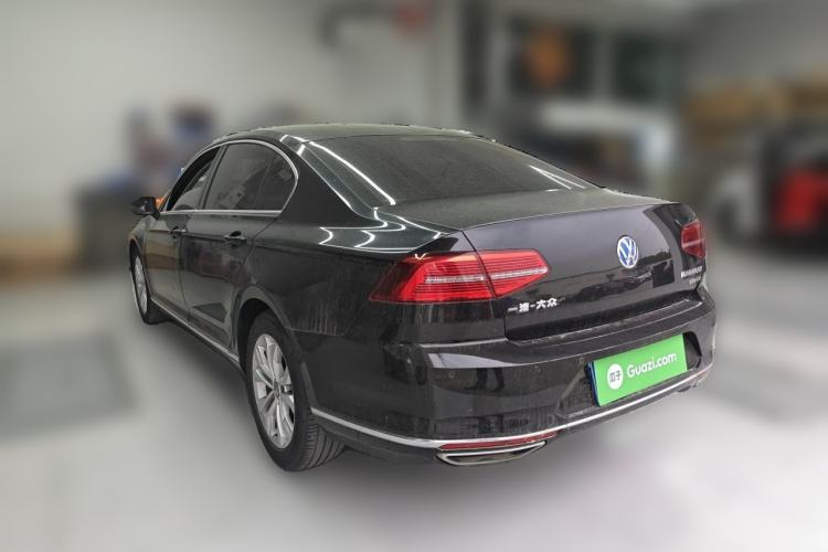 Used Volkswagen Magotan 2018 Facelift 330TSI DSG Luxury Model Rear Left 45 Deg