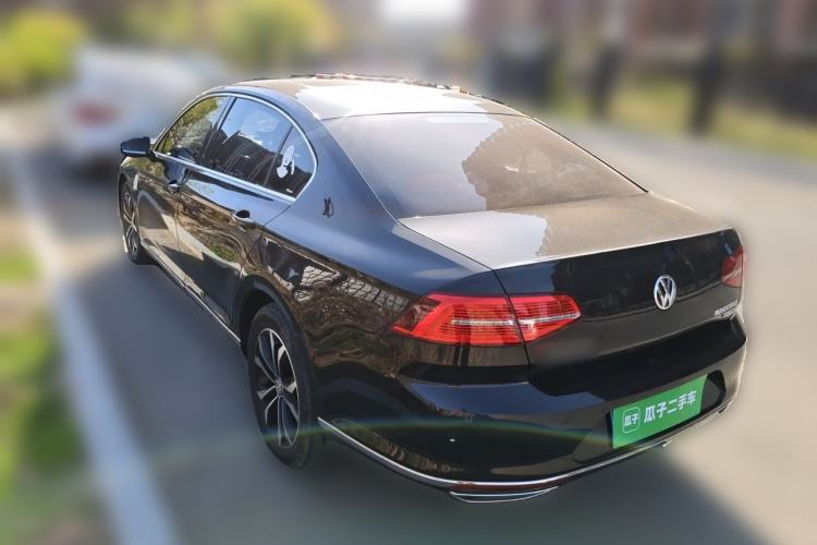 Used Volkswagen Magotan 2018 Facelift 330TSI DSG Luxury Model Rear Left 45 Deg