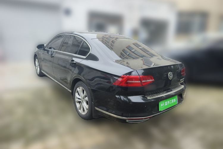 Used Volkswagen Magotan 2018 330TSI DSG Luxury Model Rear Left 45 Deg