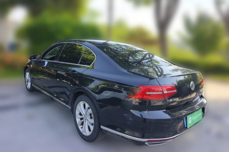 Used Volkswagen Magotan 2018 330TSI DSG Luxury Model Rear Left 45 Deg