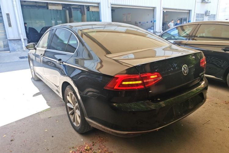 Used Volkswagen Magotan 2018 330TSI DSG Advanced Model Rear Left 45 Deg